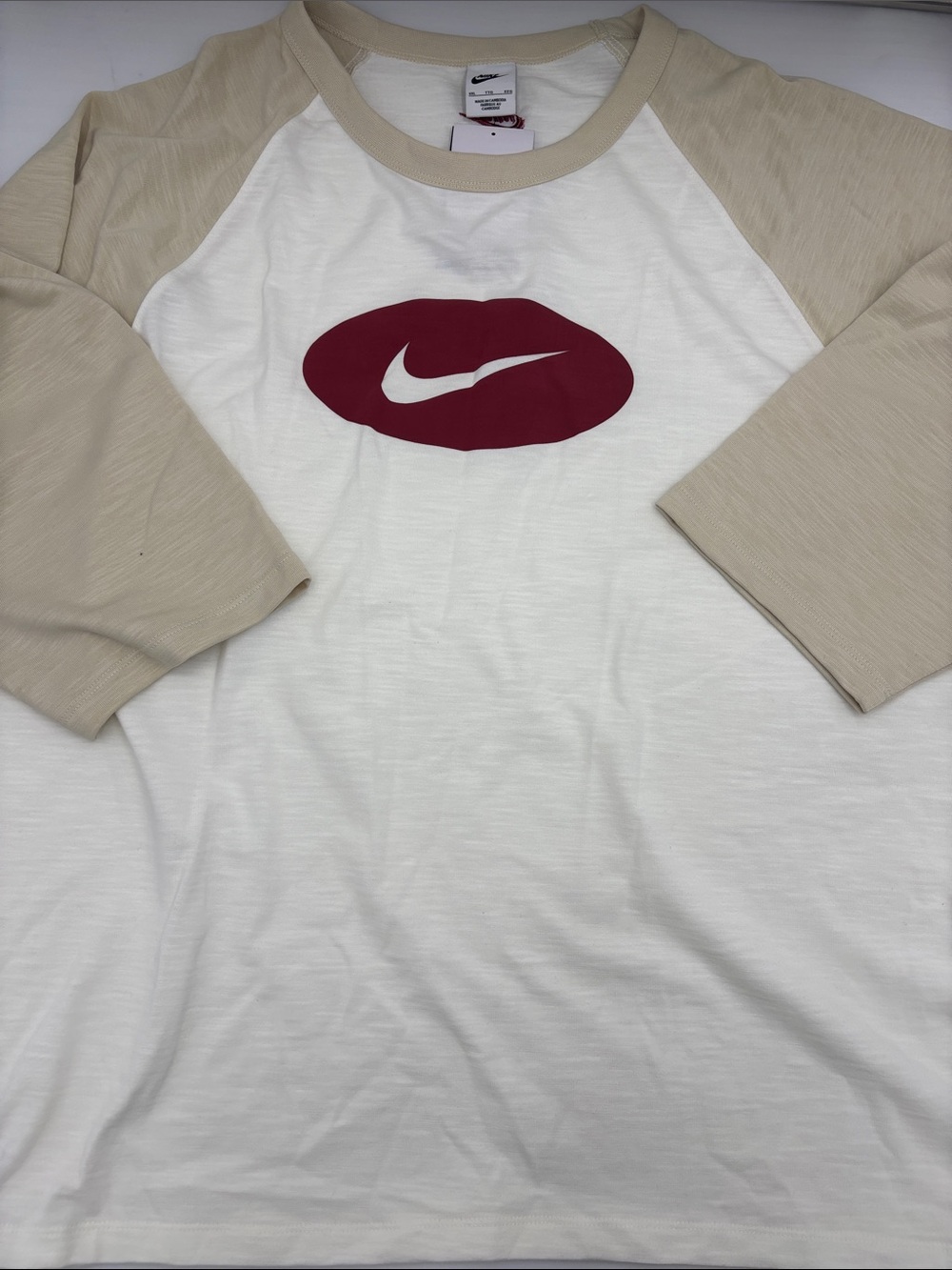 Nike Club Three-Quarter Raglan T-Shirt in Light Khaki/Sail